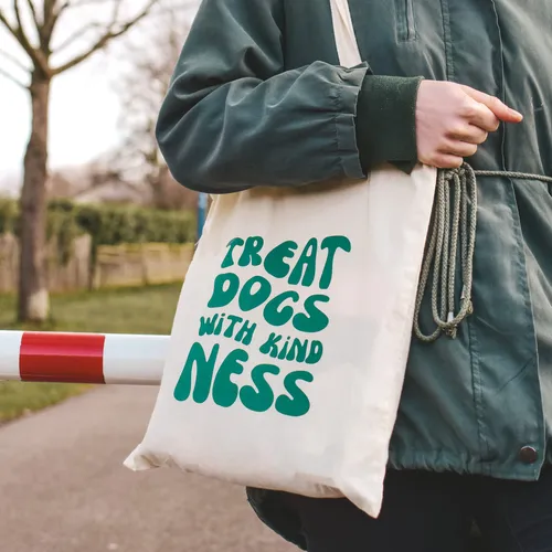 Stoffbeutel "Treat dogs with kindness"